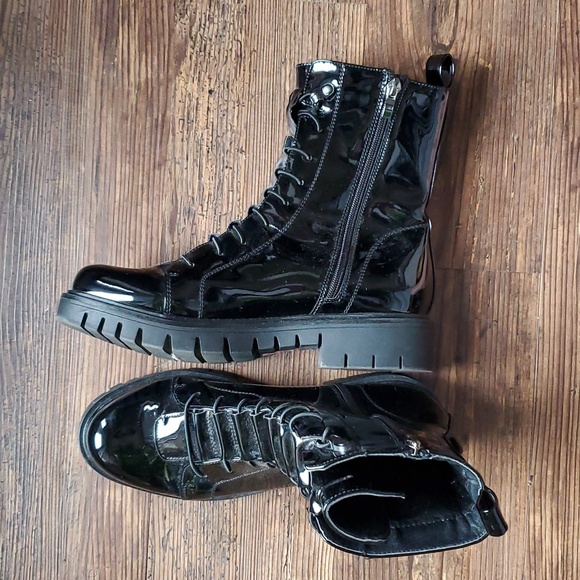 Brand new patent leather boots - Picture 2 of 3